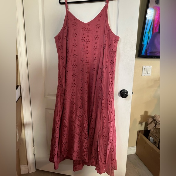 Torrid Terracotta Boho Eyelet Midi Dress. Size 4 - Picture 3 of 4